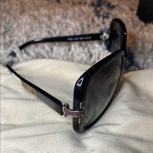 Tory Burch Sun Glasses